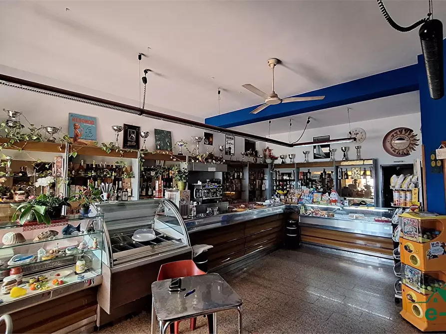 Immagine 4 di Negozio in vendita  a Nizza Di Sicilia