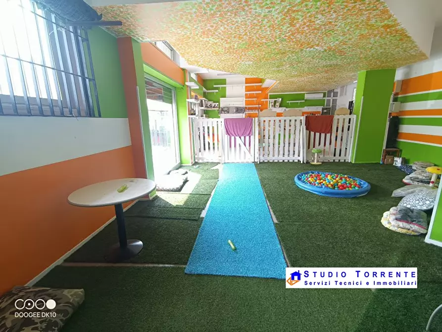 Immagine 5 di Negozio in vendita  a Cormano