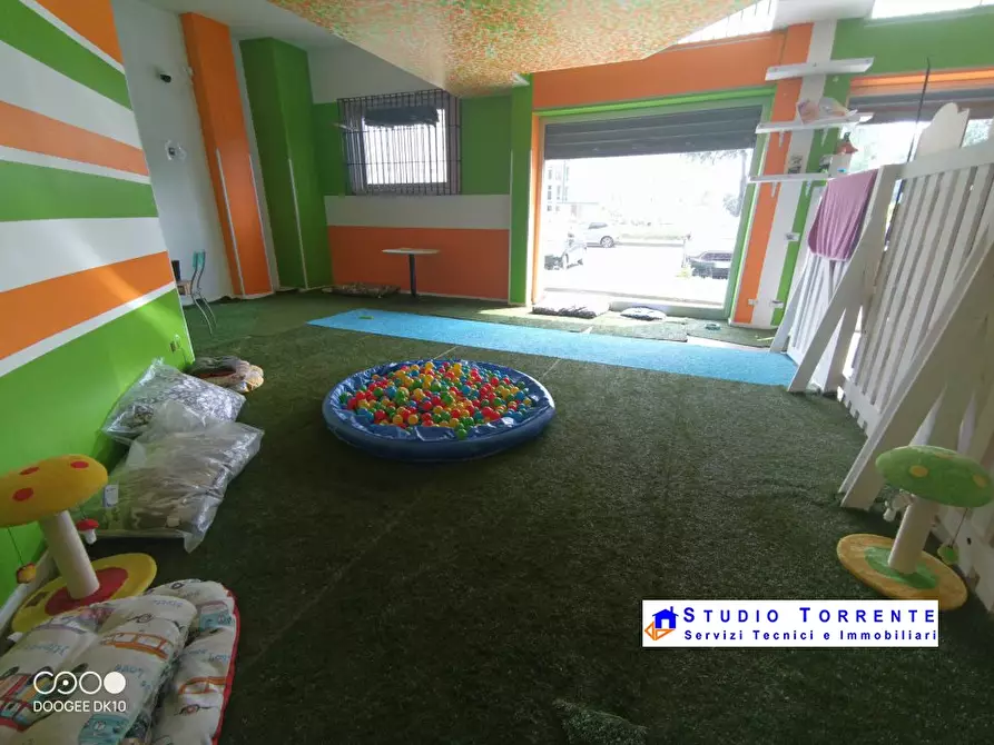 Immagine 4 di Negozio in vendita  a Cormano