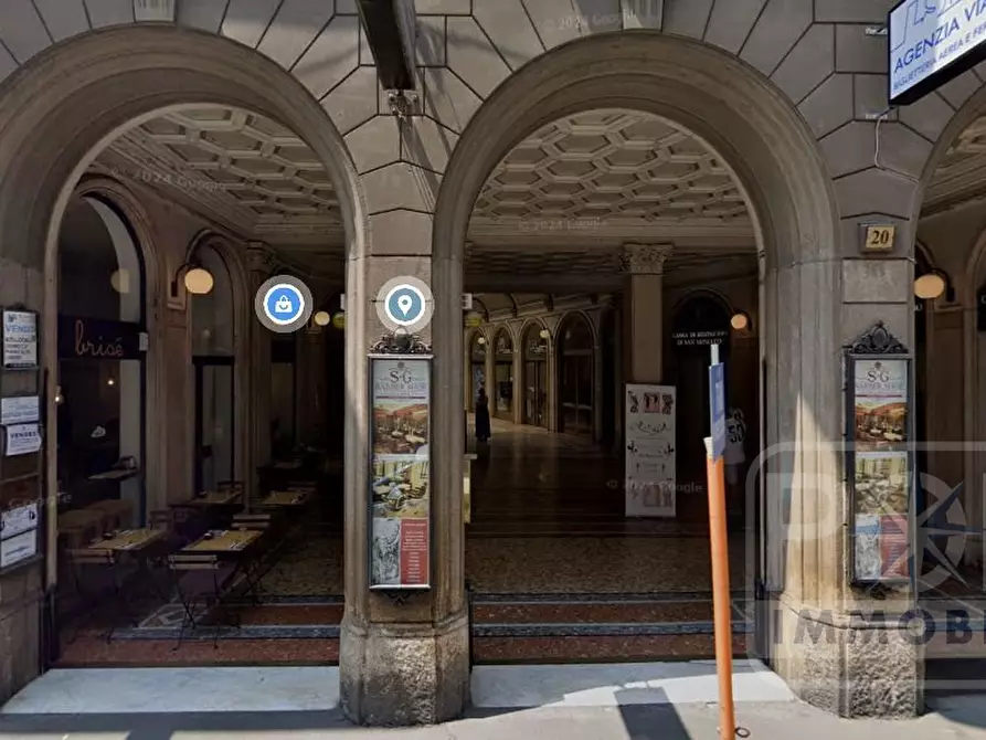 Immagine 1 di Negozio in vendita  a Milano