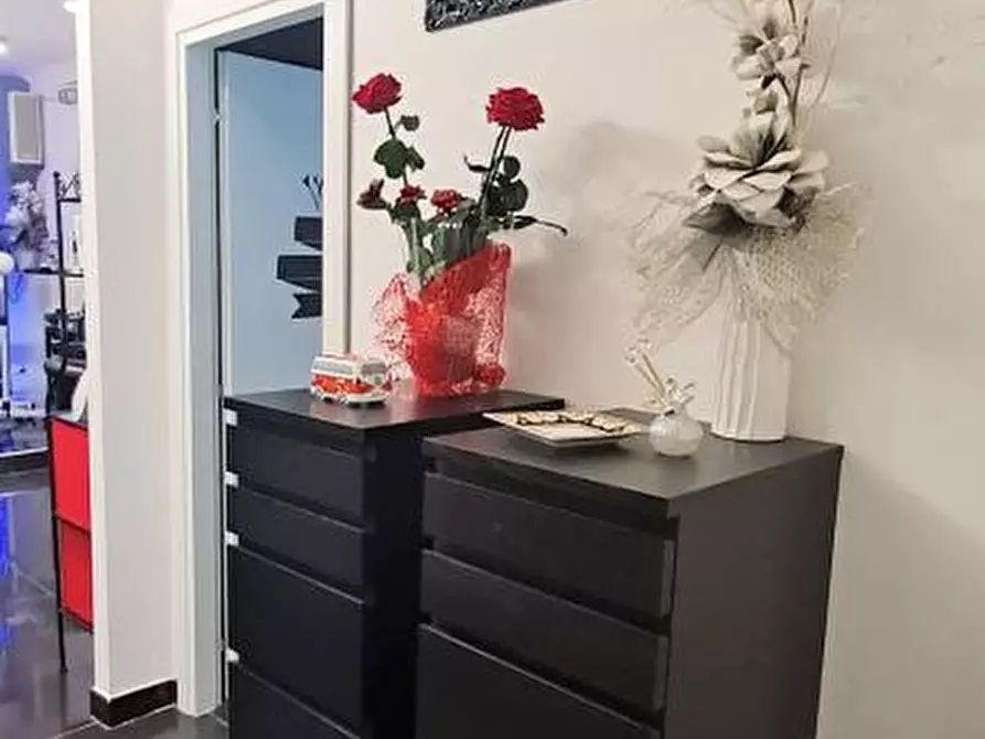 Immagine 4 di Negozio in vendita  a Ladispoli