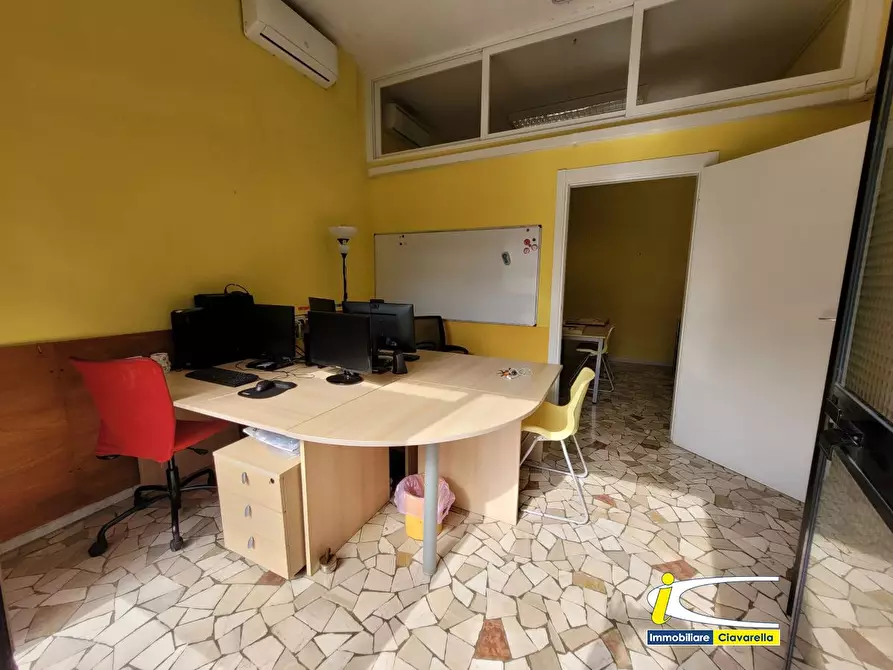 Immagine 3 di Negozio in vendita  a Ladispoli