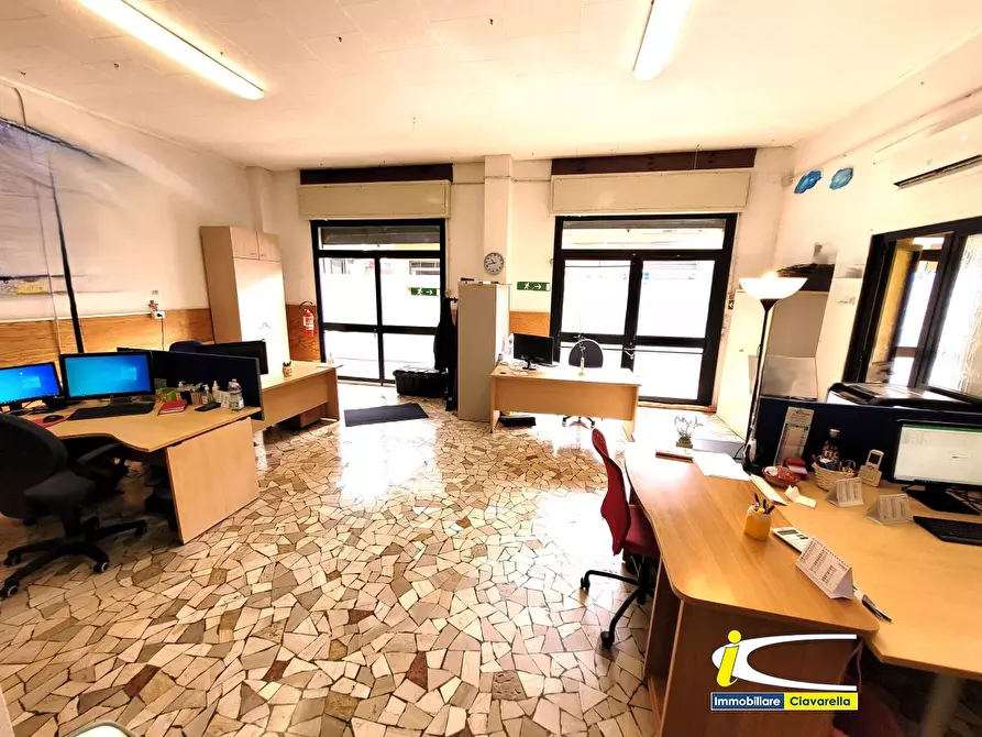 Immagine 5 di Negozio in vendita  a Ladispoli