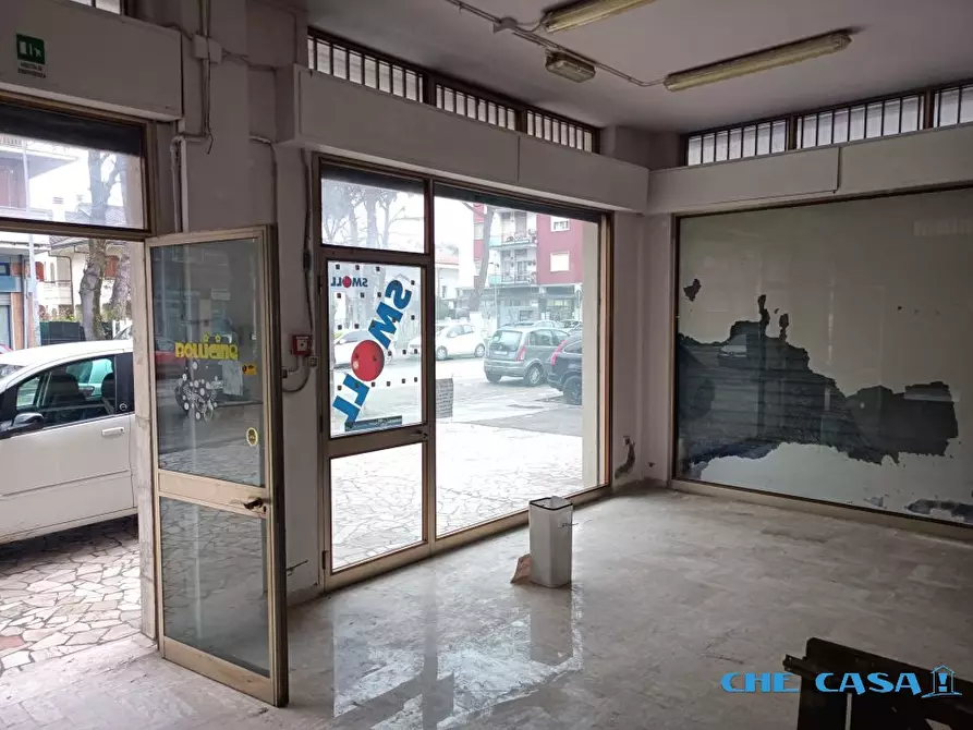 Immagine 7 di Negozio in vendita  a Rimini