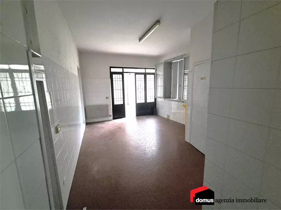 Immagine 6 di Negozio in vendita  a Thiene