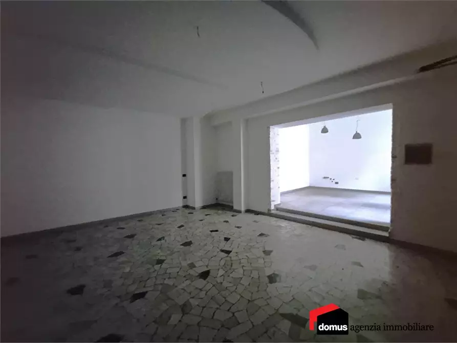 Immagine 2 di Negozio in vendita  a Thiene