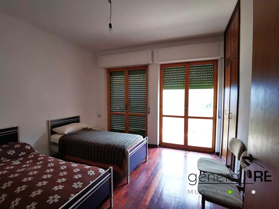 Immagine 5 di Palazzo in vendita  a Pescara