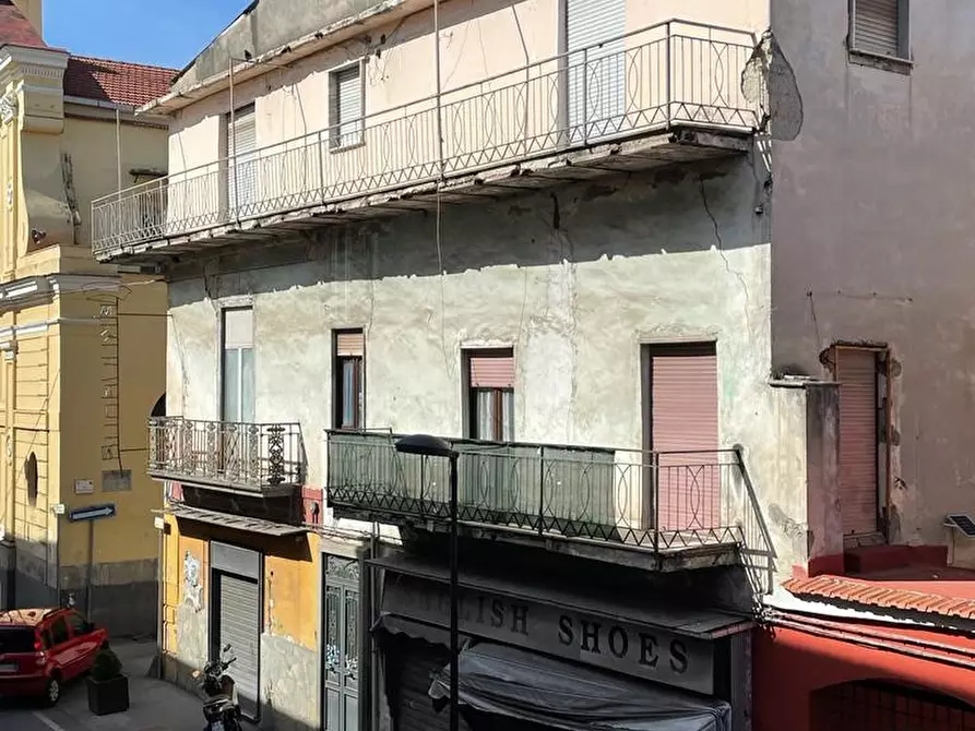 Immagine 1 di Palazzo in vendita  a Acerra