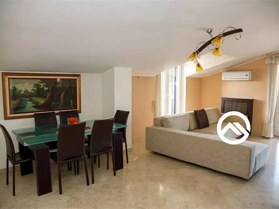 Immagine 8 di Palazzo in vendita  a Caivano