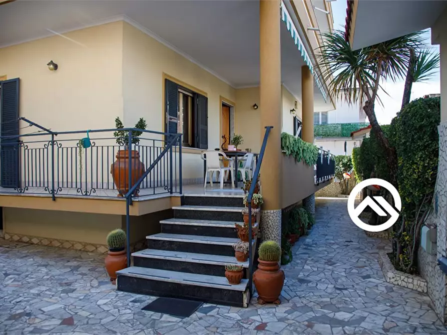 Immagine 5 di Palazzo in vendita  a Caivano