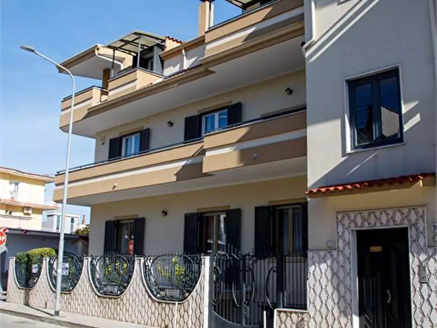 Immagine 2 di Palazzo in vendita  a Caivano