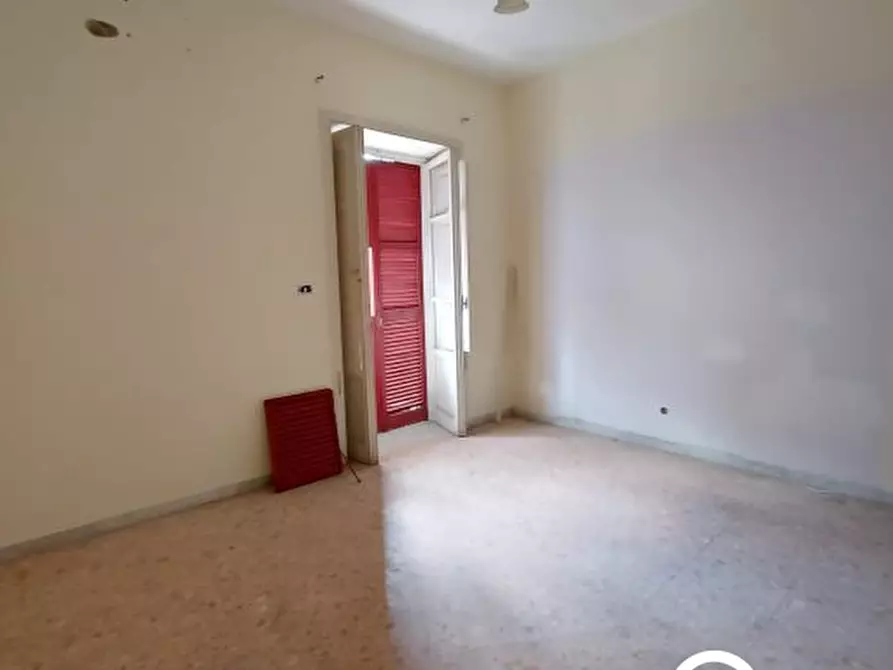 Immagine 10 di Palazzo in vendita  a Caivano