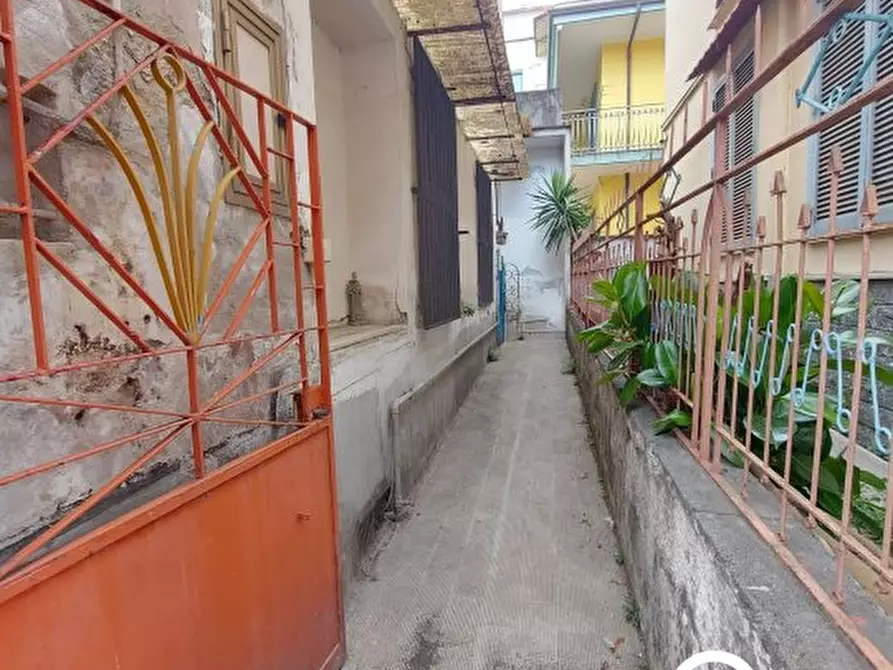 Immagine 3 di Palazzo in vendita  a Caivano