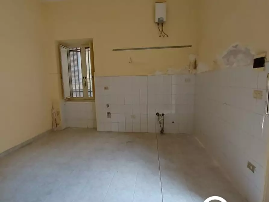 Immagine 8 di Palazzo in vendita  a Caivano