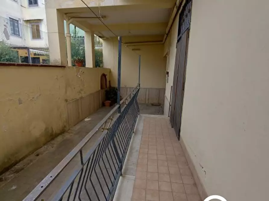 Immagine 4 di Palazzo in vendita  a Caivano