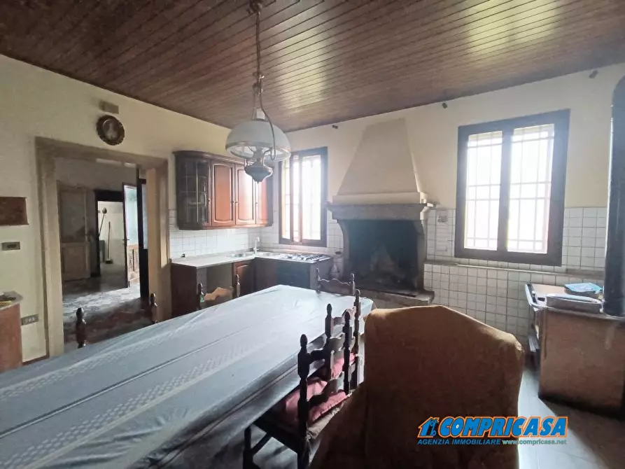 Immagine 5 di Palazzo in vendita  a Castelbaldo