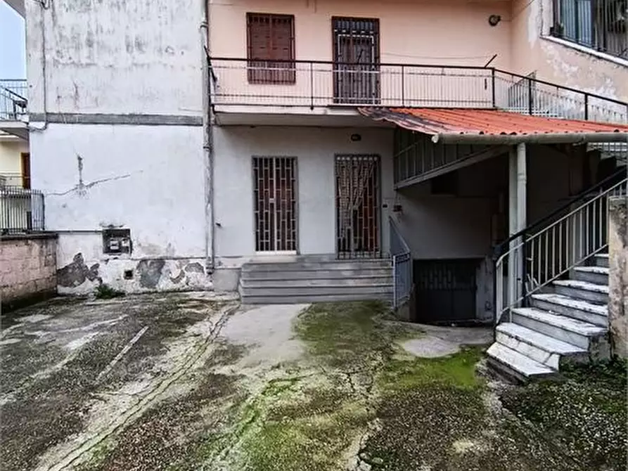 Immagine 1 di Palazzo in vendita  a Succivo