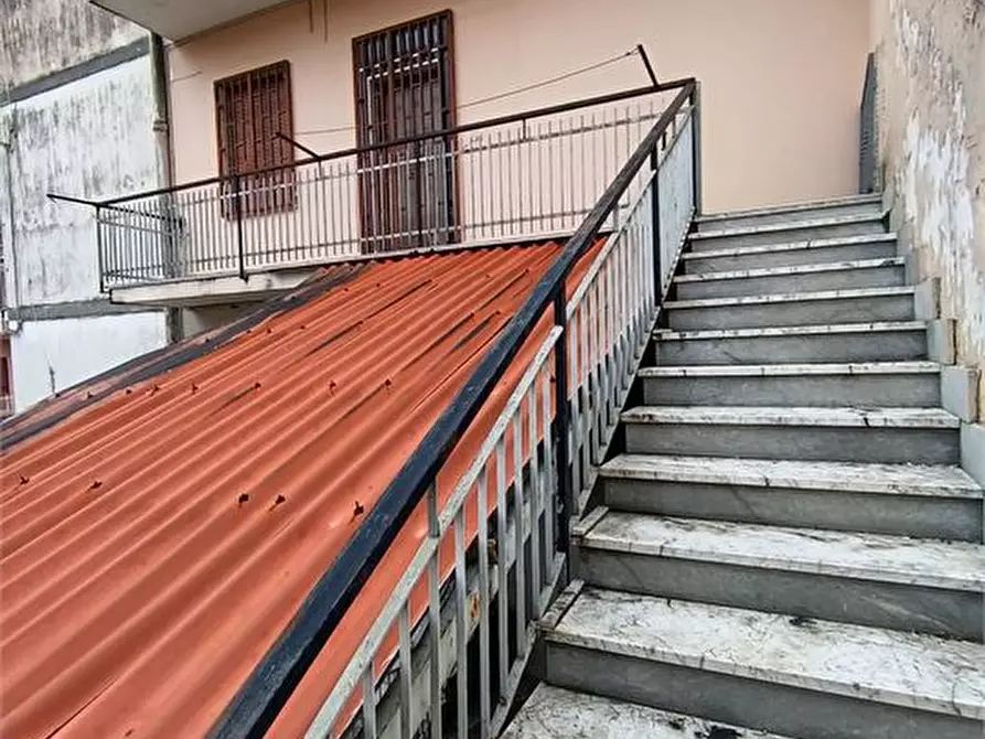 Immagine 3 di Palazzo in vendita  a Succivo