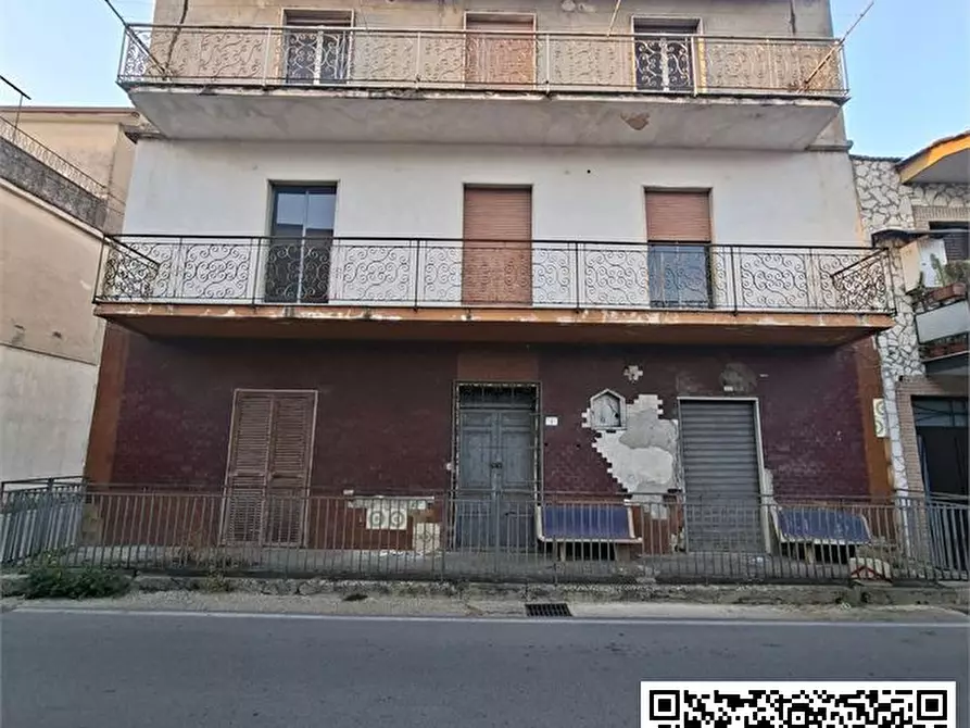 Immagine 1 di Palazzo in vendita  a Santa Maria A Vico