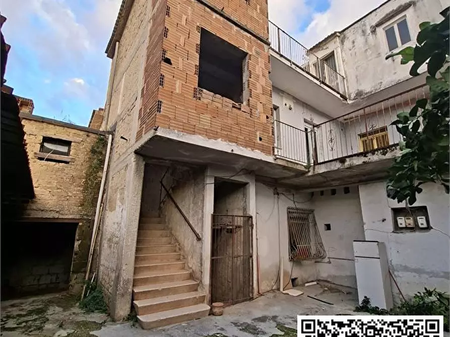 Immagine 3 di Palazzo in vendita  a Santa Maria A Vico