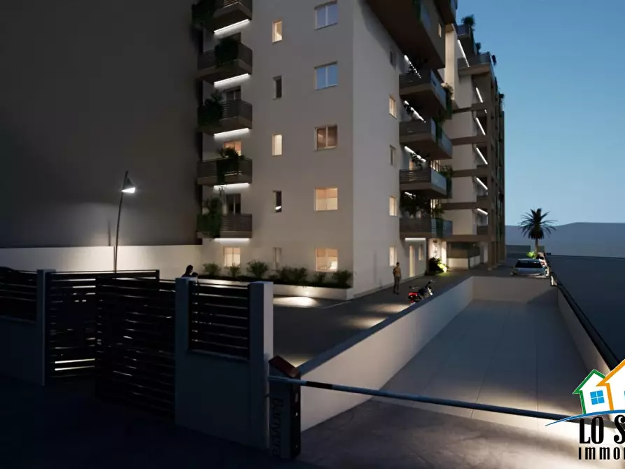 Immagine 8 di Palazzo in vendita  a Palermo