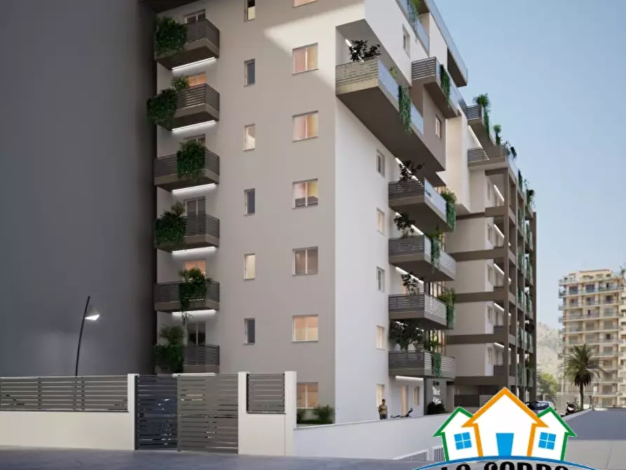 Immagine 2 di Palazzo in vendita  a Palermo