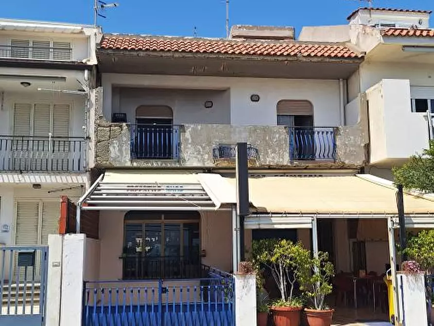 Immagine 2 di Palazzo in vendita  137 a Nizza Di Sicilia