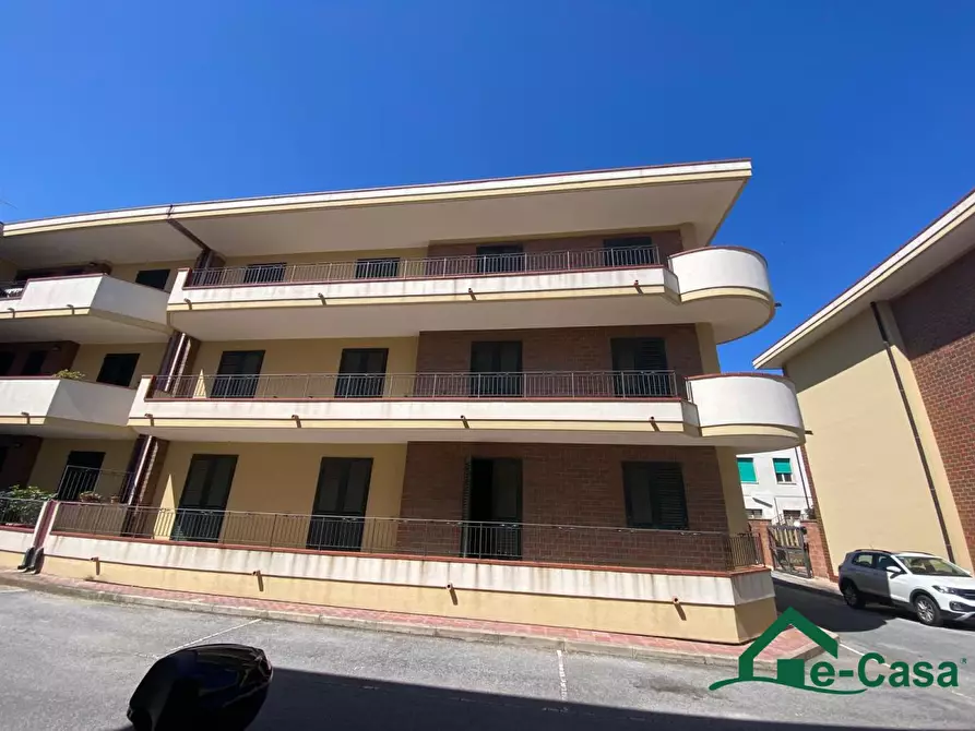 Immagine 3 di Palazzo in vendita  a Villafranca Tirrena