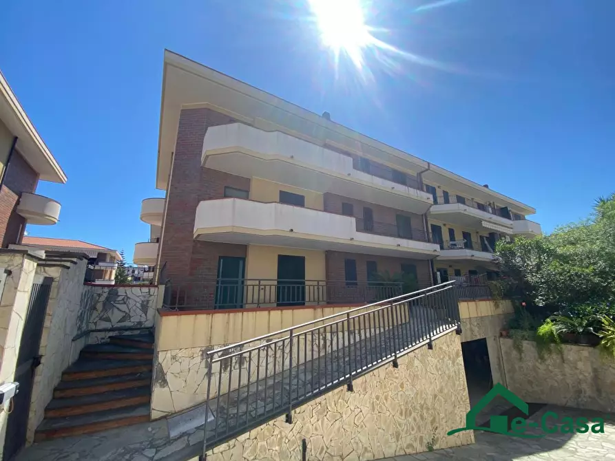 Immagine 2 di Palazzo in vendita  a Villafranca Tirrena