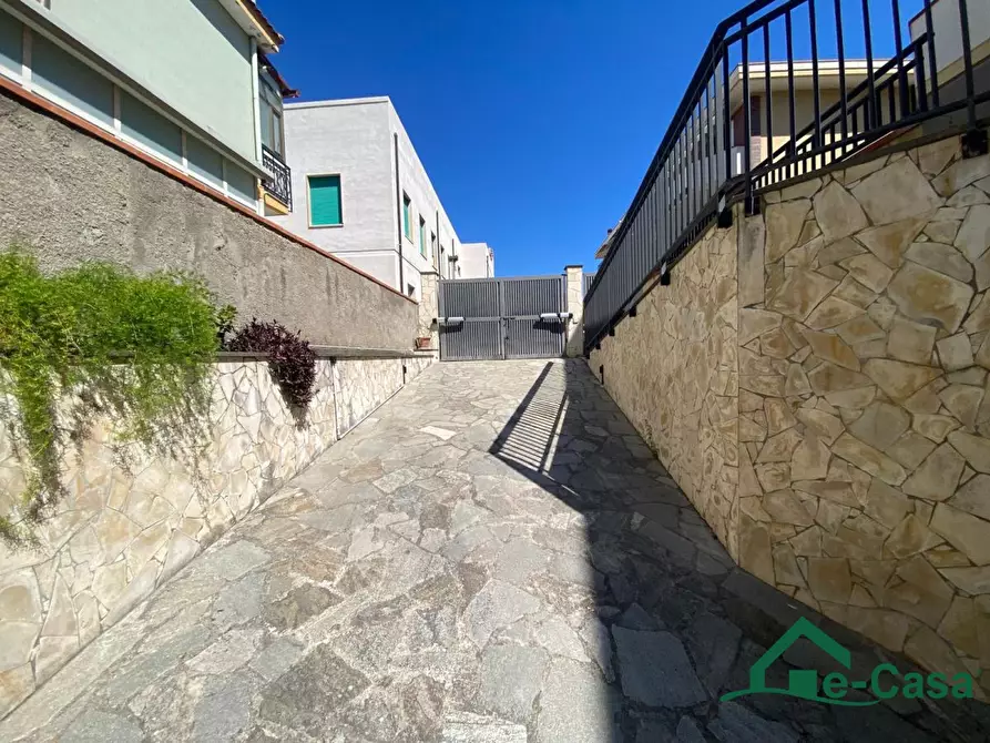 Immagine 6 di Palazzo in vendita  a Villafranca Tirrena