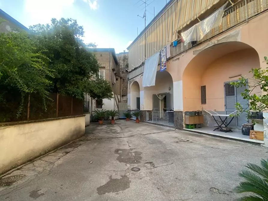 Immagine 1 di Palazzo in vendita  a Frattamaggiore