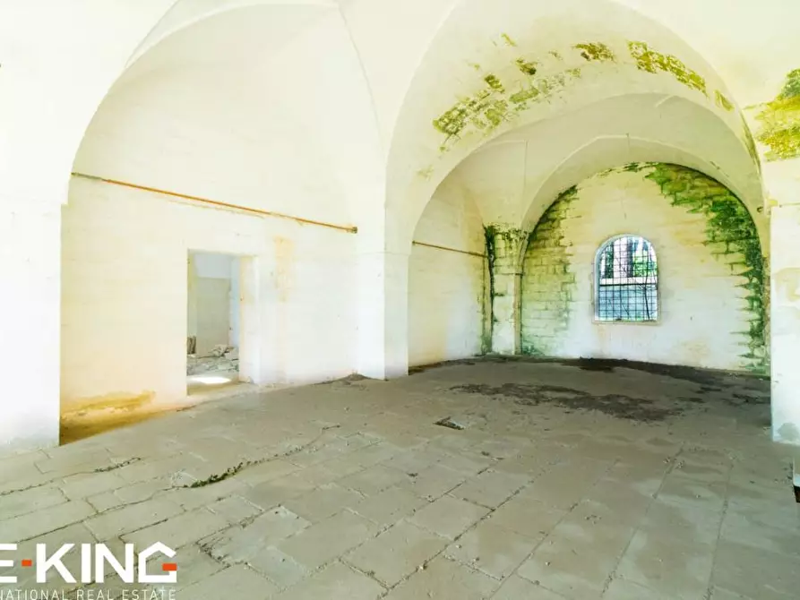 Immagine 7 di Palazzo in vendita  a Muro Leccese