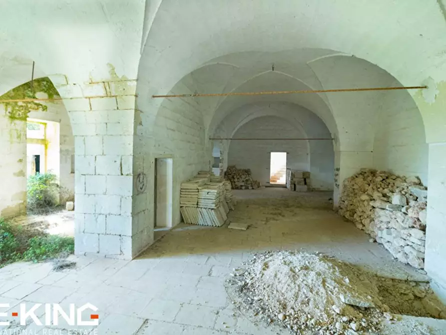 Immagine 9 di Palazzo in vendita  a Muro Leccese