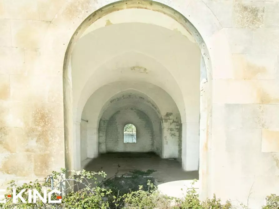 Immagine 4 di Palazzo in vendita  a Muro Leccese