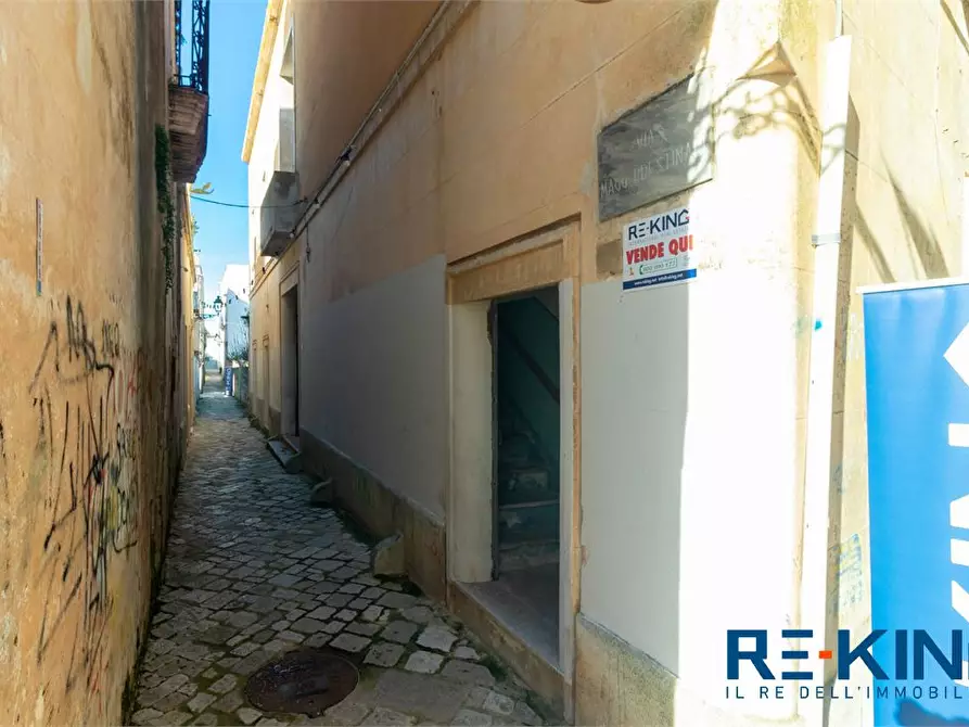 Immagine 3 di Palazzo in vendita  a Racale