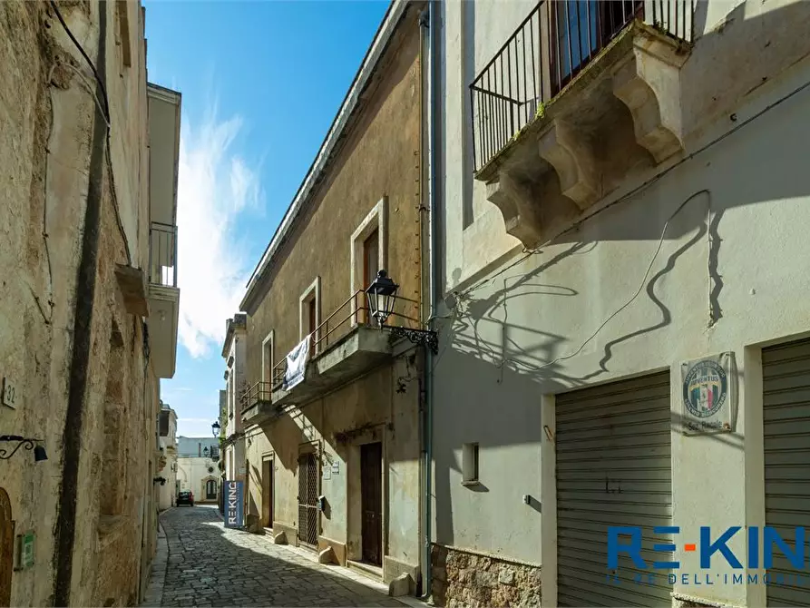 Immagine 1 di Palazzo in vendita  a Racale