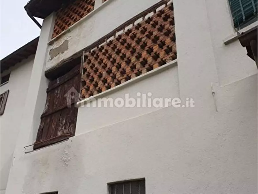 Immagine 3 di Palazzo in vendita  36-38 a Asso