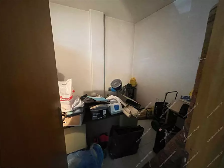 Immagine 5 di Palazzo in vendita  18 a Milano