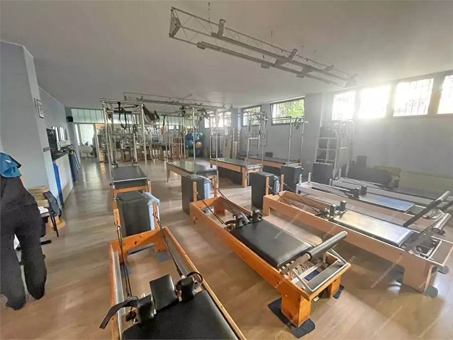 Immagine 6 di Palazzo in vendita  18 a Milano