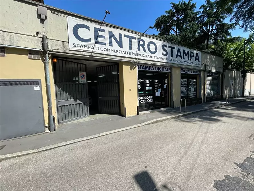 Immagine 2 di Palazzo in vendita  18 a Milano