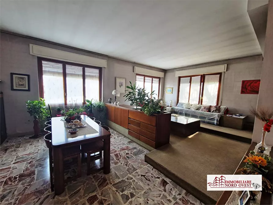 Immagine 4 di Palazzo in vendita  snc a Pioltello