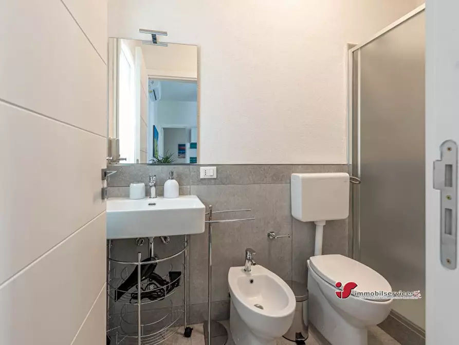 Immagine 4 di Palazzo in vendita  a Palermo