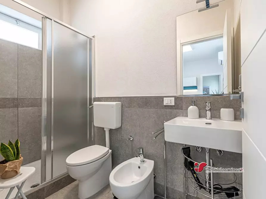 Immagine 9 di Palazzo in vendita  a Palermo