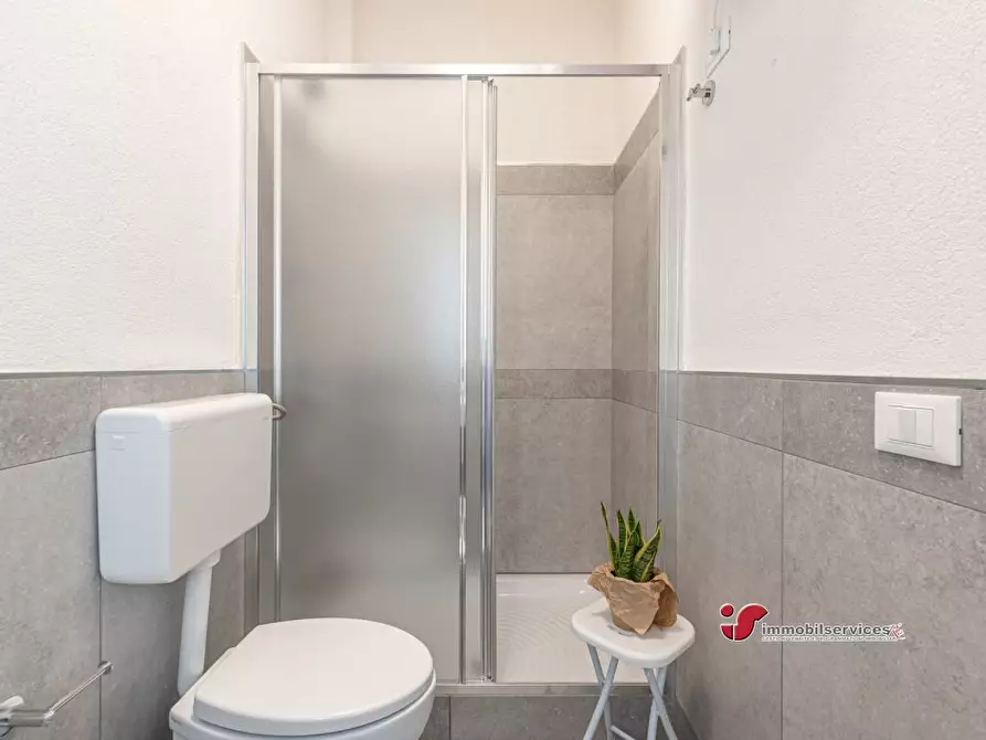 Immagine 3 di Palazzo in vendita  a Palermo