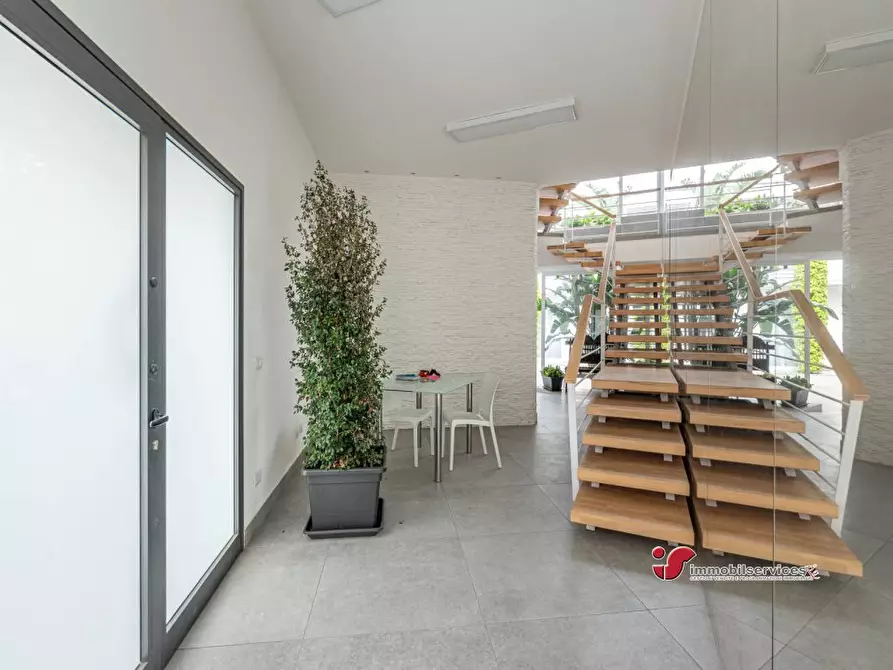 Immagine 1 di Palazzo in vendita  a Palermo