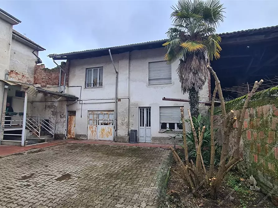 Immagine 4 di Palazzo in vendita  7 a Gambarana