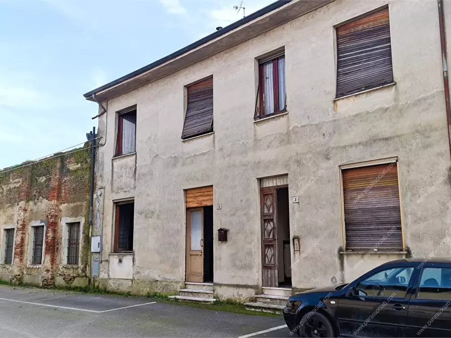 Immagine 6 di Palazzo in vendita  7 a Gambarana