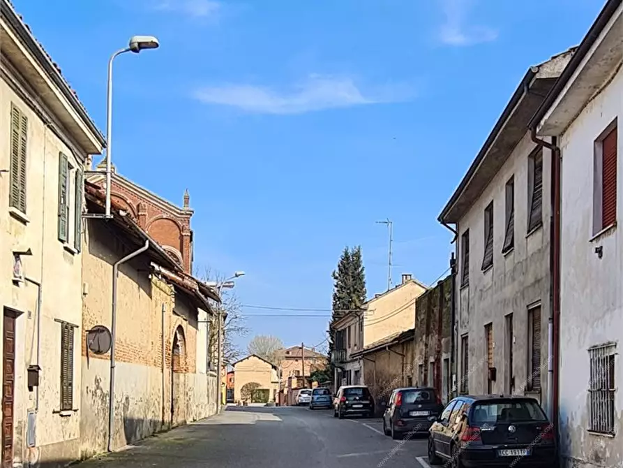 Immagine 1 di Palazzo in vendita  7 a Gambarana