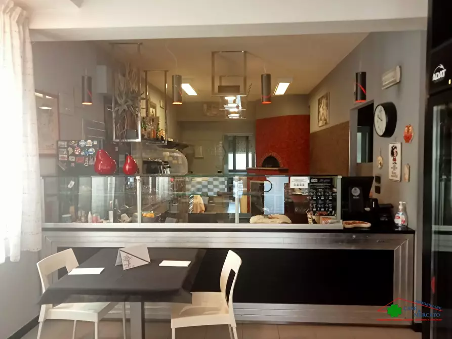 Immagine 6 di Licenza in vendita  a Capannori