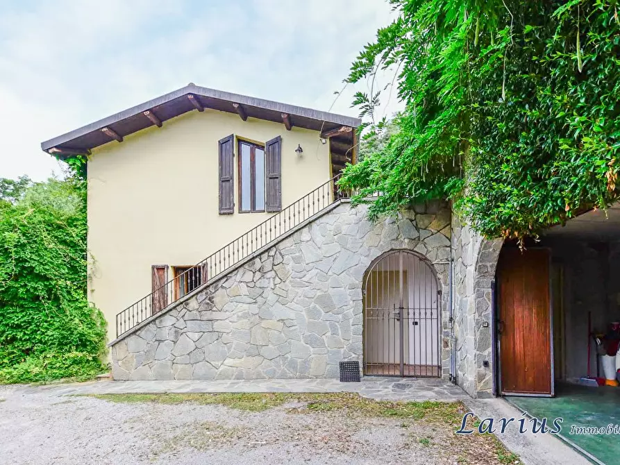 Immagine 3 di Casa indipendente in vendita  7 a Castello Di Brianza